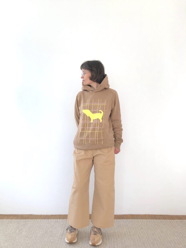 Hoodie Dackel (camel)